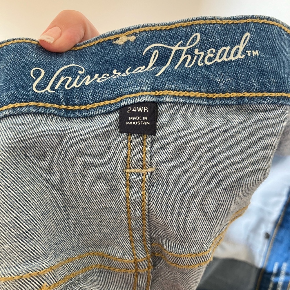 Universal Thread Mid Rise Bermuda Shorts Size 24W​​​ - Picture 6 of 7